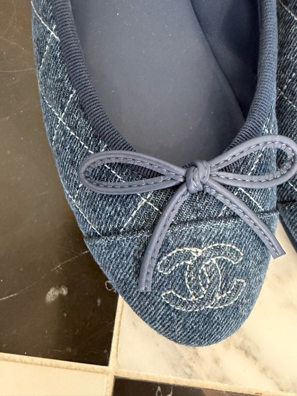 CHANEL Blue Quilted Denim Ballet Flats with Bow and Embroidered CC - Picture 3 of 5